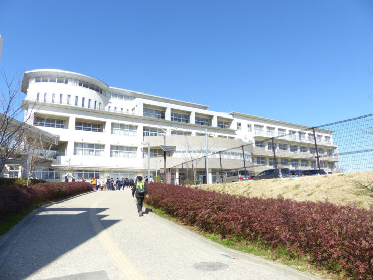 みよし市立三好丘中学校
